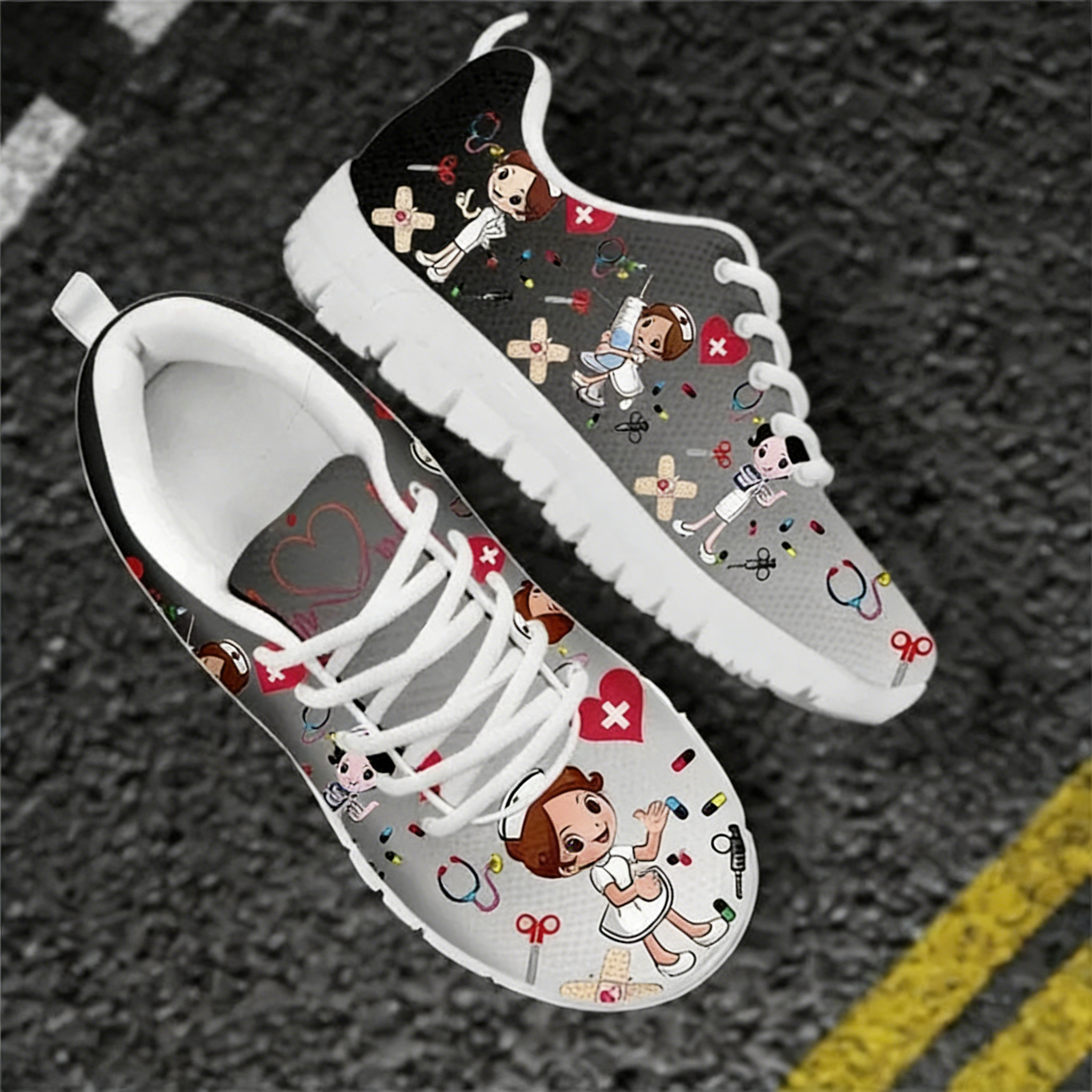 Colorful Cartoon Nurse Sneaker - Men Shoes Name recension och pris
